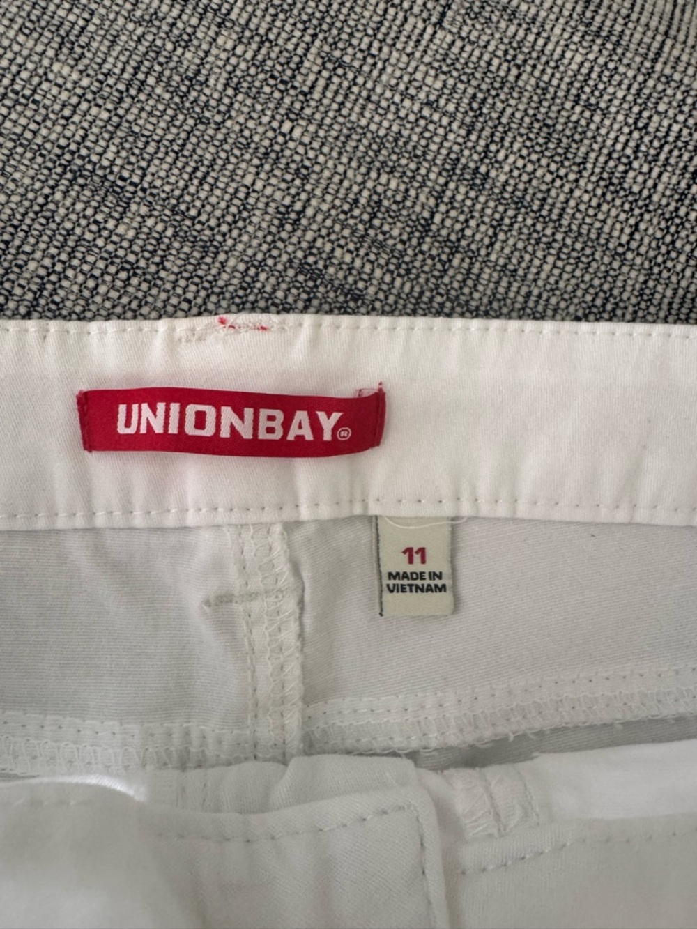 UNIONBAY White Women's Denim Short Shorts - Picture 4 of 4